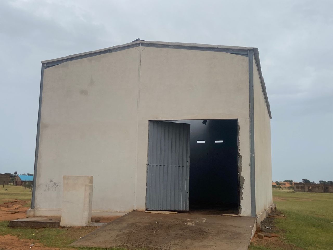 مبتي تم تشييده منذ حوالي 3 سنوات دون ان يتم تحديد الجهة التي يتبع لها